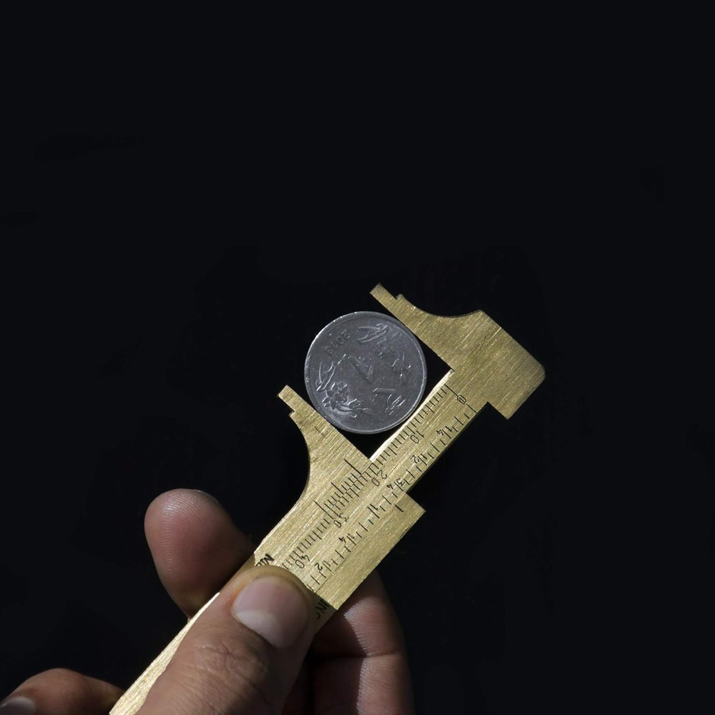Labzio - Mini solid brass sliding pocket Vernier calliper, double scale to measure gems and jewels, etc