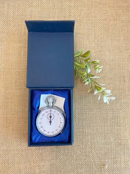 The Timeless Precision of a Mechanical Stopwatch: A Classic Instrument for Modern Times