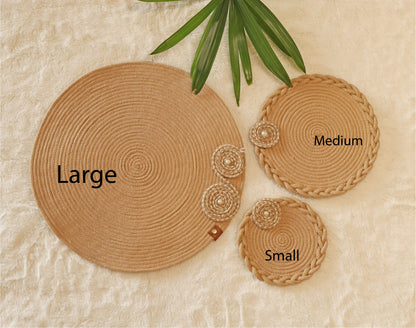 Labzio Handcrafted Woven Round Placemats – Boho Chic Natural Fiber Table Mats, Heat-Resistant Dining Table Décor, Set of 3 (one Large, one Medium, one Small)