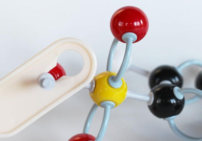 Labzio - Molecular Model Student Kit Organic Set, 50 Atoms Pieces, 64 Links